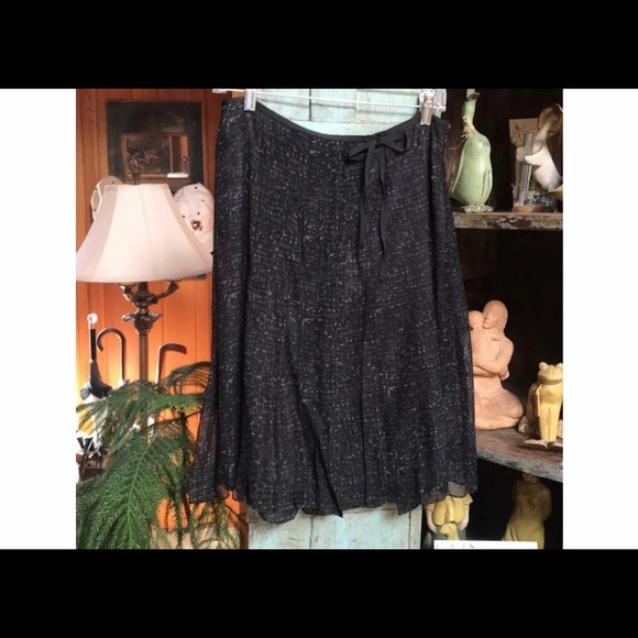 100% Silk Ann Taylor Circle Skirt 🌷 - Picture 2 of 8